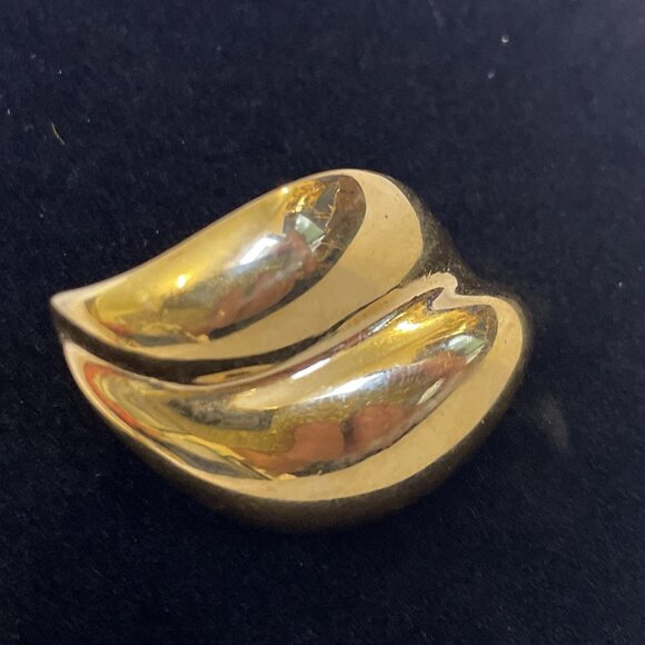 Napier Gold Tone Leaf Inspired Screw Back Clip-on Earrings Vintage 1.5 inches - Picture 6 of 10